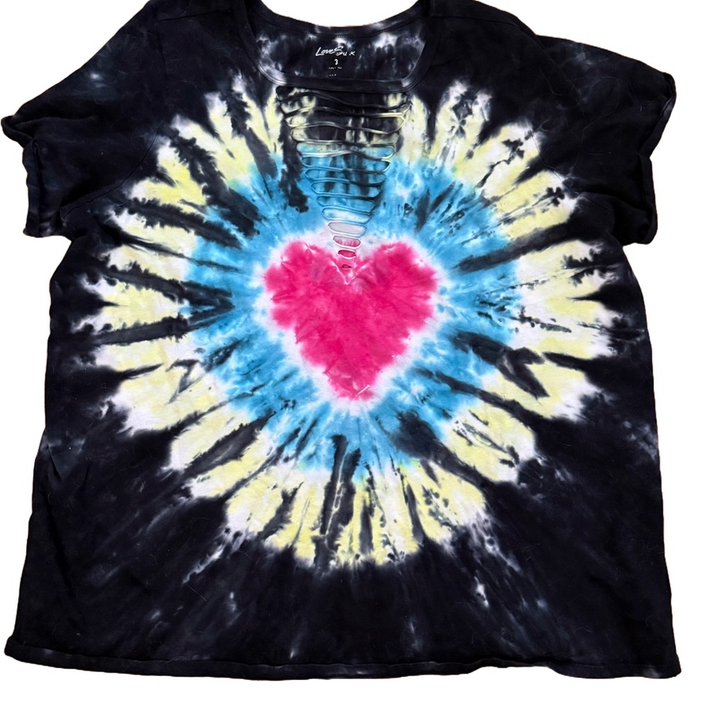 Women’s  Tie-Dye Slasher Heart Shirt - Black, Blue, Pink